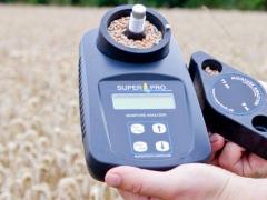 Superpro - The portable grain moisture meter with built-in grinder 
